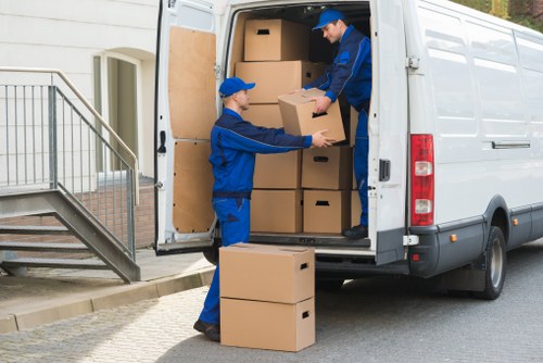 Man and van moving service in Battersea for flats and local homes